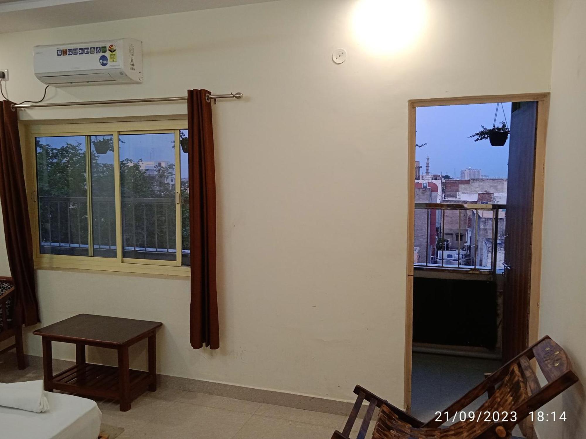 Max * Agra (Uttar Pradesh)